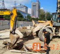 男捅女鸡鸡的网站高温下的坚守｜道路建设者用汗水铺就畅通路